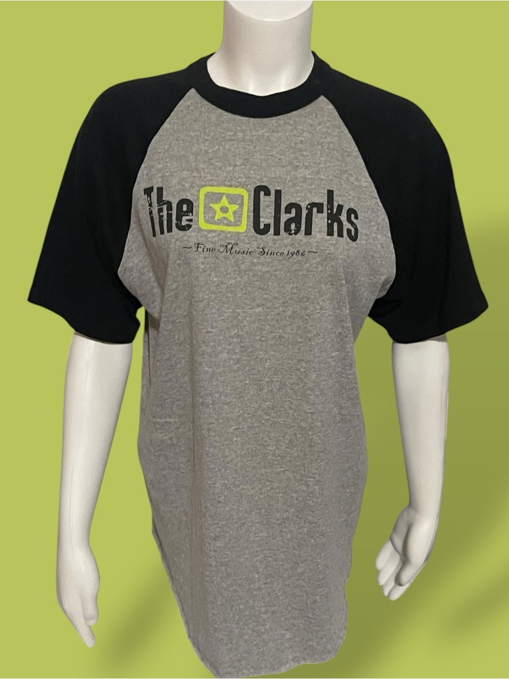 The Clarks Raglan Baseball Tee - Gray & Black Size Medium Unisex